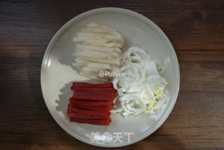 The Taste of Childhood, Golden Cake and Cabbage Mixed with Pear Shreds recipe