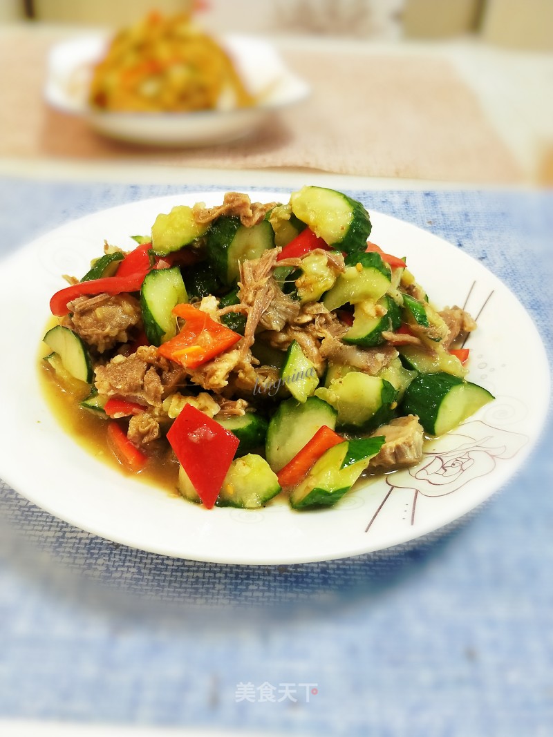 Grilled Meat with Cucumber recipe