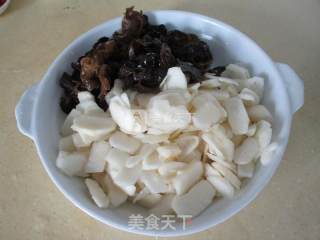 Pickled Pepper Ground Pear Black Fungus recipe