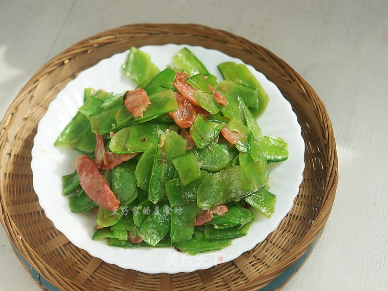 Fried Cantonese Sausage with Pea Skin recipe