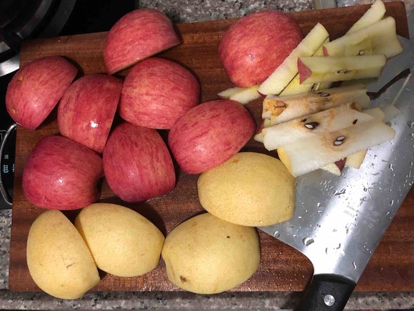 Fig, Apple, Sydney and Pork Tendon Soup recipe