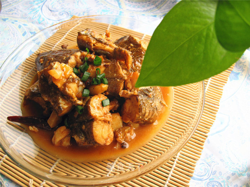 Braised Fish with Garlic recipe