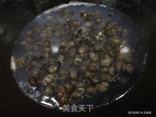 Snail and Duck Feet in Clay Pot recipe