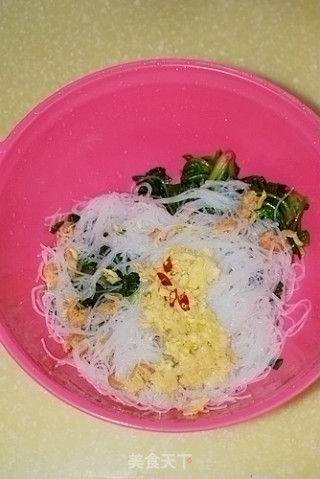 Vermicelli with Spinach and Dried Shrimp recipe