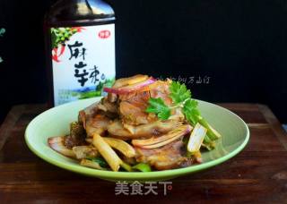 Spicy Pork Knuckle with Cold and Spicy Sauce recipe