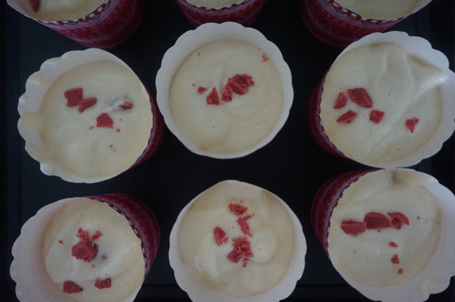 Sweet Strawberry Cup Cakes recipe