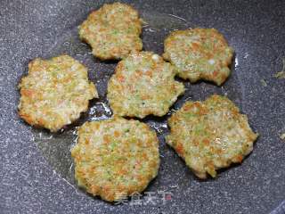 Pan-fried Chicken Breast Patties recipe