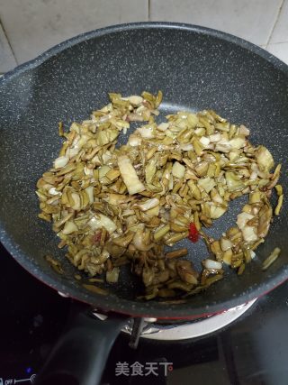 Fried Taro Seedlings recipe