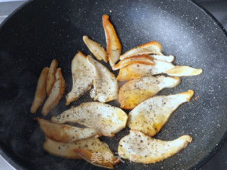 Pan-fried Black Pepper White Ling Mushroom recipe