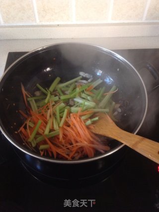 [meat Stir-fried Celery with Pleurotus Eryngii]------home-style Stir-fry is Not Usual recipe