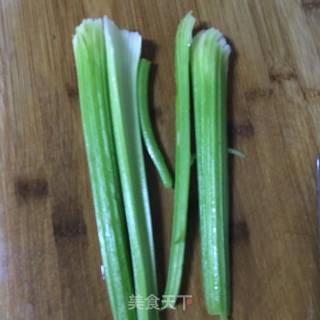 Stir-fried Lily with Celery recipe