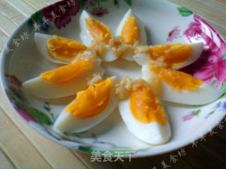 Garlic Mixed with Eggs recipe