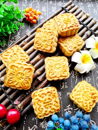 Rose Bean Paste Cantonese Mooncake recipe