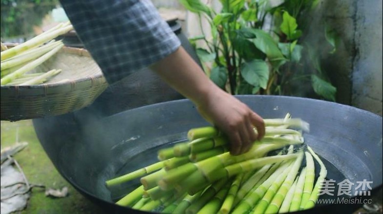 Stir-fried Twice-cooked Pork with Dried Bamboo Shoots recipe