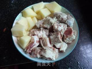 Braised Pork Ribs with Potatoes recipe