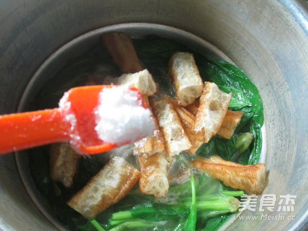 Fried Fritters and Spinach Ribs Soup recipe