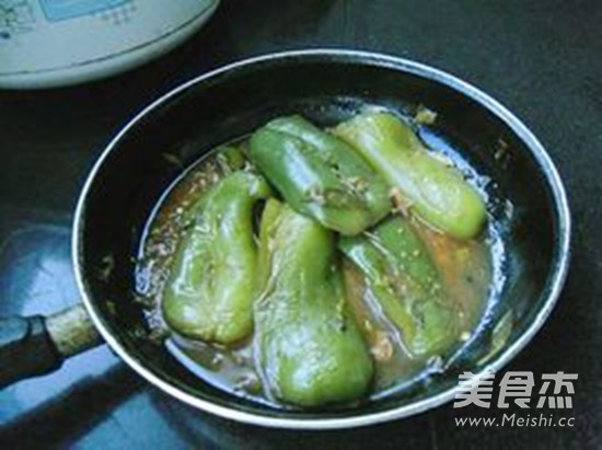 Braised Green Peppers in Sauce recipe