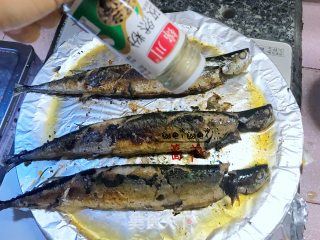 The Saury Costing Two Bucks is So Delicious that You Can Rush to Eat It When It is Grilled. It is So Fragrant and Drooling~ recipe