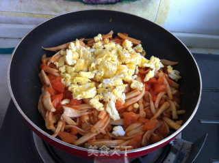 Scrambled Eggs with Pleurotus Eryngii and Tomato recipe