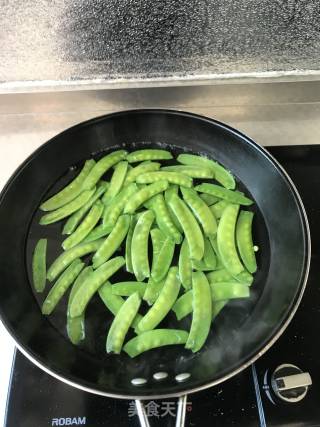 Fried Shrimp with Snow Pea recipe