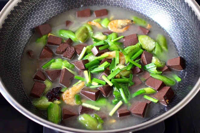 Stewed Pork Blood with Loofah and Shrimp recipe