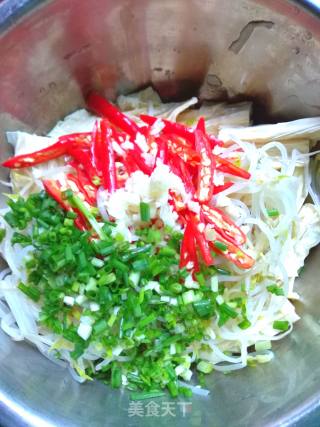 Mung Bean Sprouts Mixed with Yuba recipe