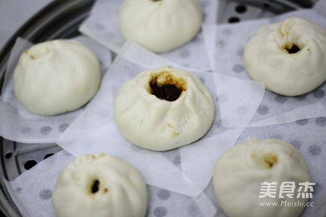 Pork Buns with Mushroom Sauce recipe