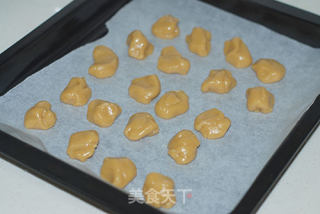 Mooncake with Lotus Seed Paste and Egg Yolk recipe