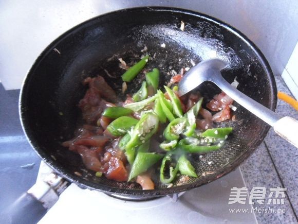 Beef Tendon with Hot Pepper recipe