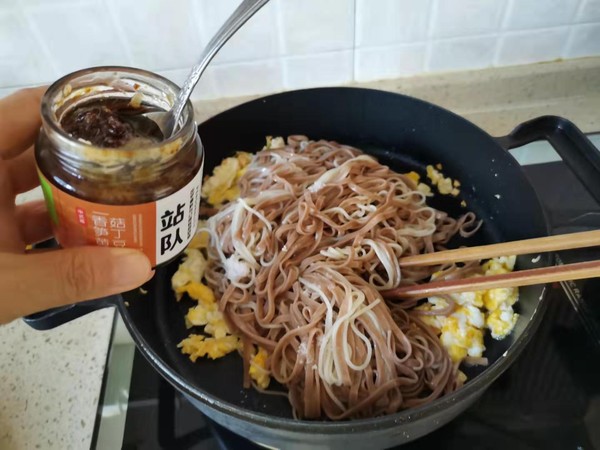 Soba Noodles with Eggs and Vegetables recipe