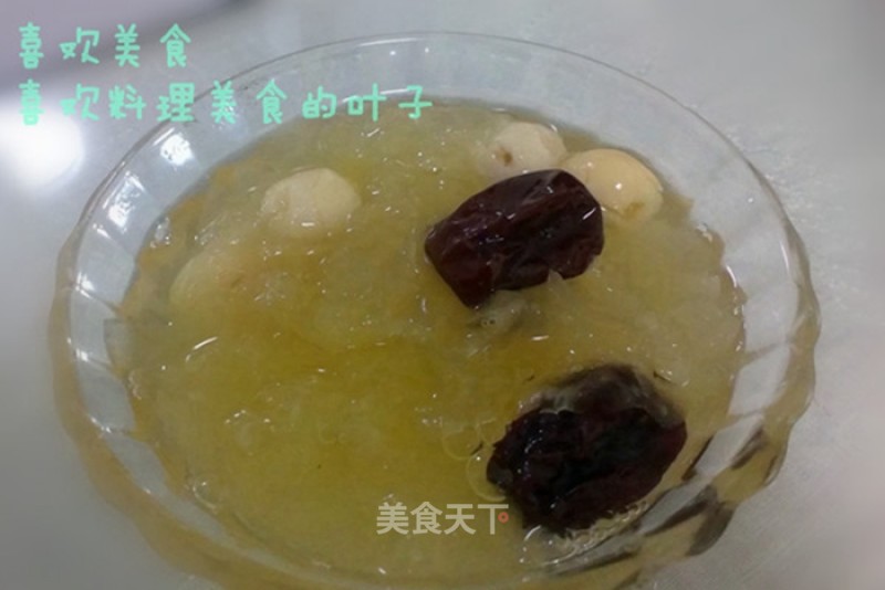 White Fungus, Lotus Seed and Red Date Soup recipe