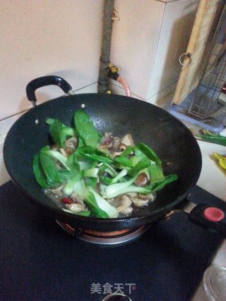 Stir-fried Pork with Mushrooms and Rape recipe