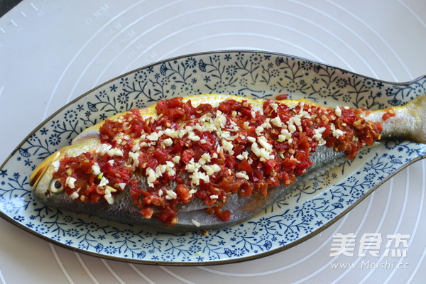 Steamed Yellow Croaker with Chopped Pepper recipe