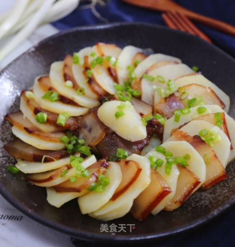 Steamed Potatoes with Bacon recipe