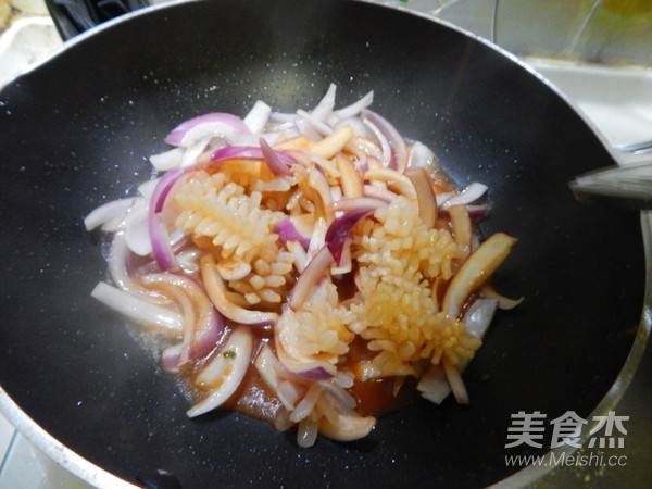 Stir-fried Squid Flower with Sweet Chili Sauce recipe