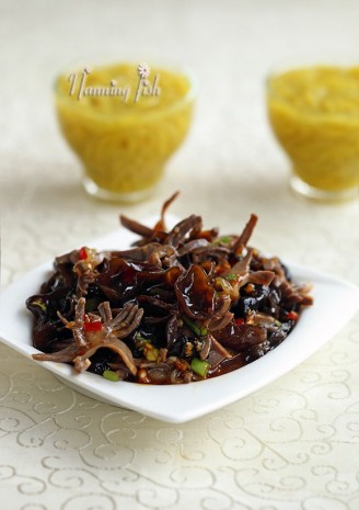 Duck Gizzards Mixed with Black Fungus recipe