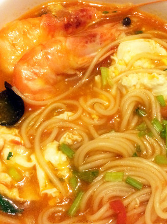 Tomato and Prawn Mixed Noodle Soup