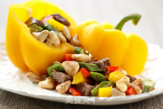 Beef Cubes with Colored Pepper and Water Chestnut recipe