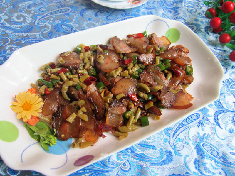 Stir-fried Pork Cheek with Capers recipe