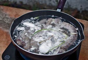 Duck Neck with Spiced Sauce recipe