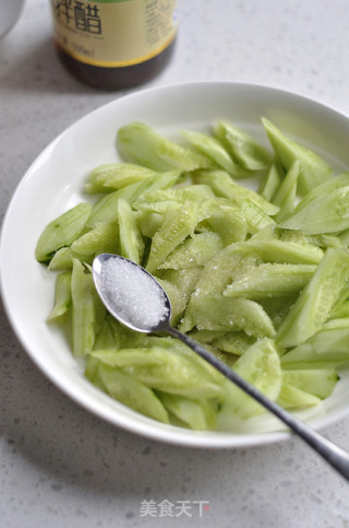 Old Fritters Mixed with Cucumber recipe