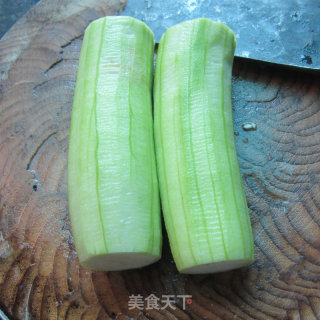 Dry Stir-fried Loofah Diced recipe