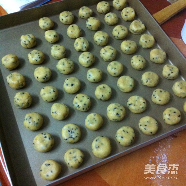 Sesame Peanut Shortbread Cookies recipe