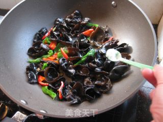 Stir-fried Black Fungus recipe