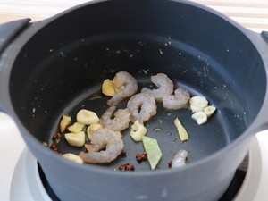 Healthy Low-calorie Home Cooking——scrambled Eggs with Shrimps, Lettuce, Fungus [panasonic Split Rice Cooker] recipe