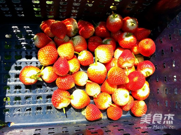 Candied Haws Strawberry Skewers recipe