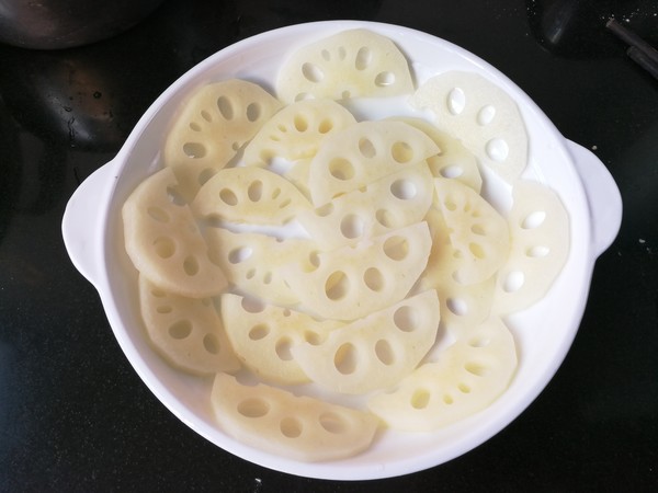 Steamed Chicken with Lotus Root and Lotus Root recipe