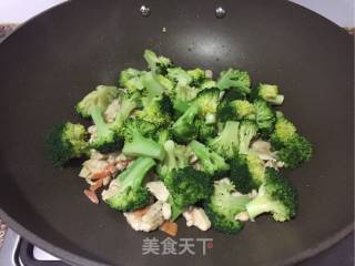 Stir-fried Chicken with Broccoli recipe