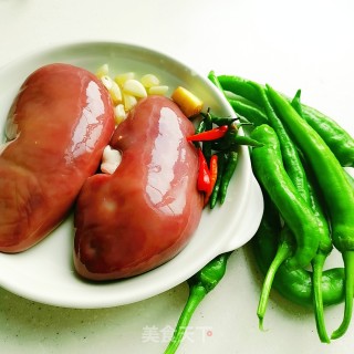 Stir-fried Pork Kidney with Green Pepper recipe