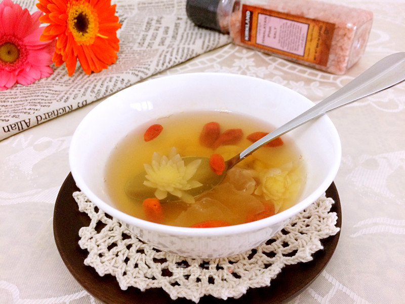 [guangdong] Lotus Seed and Lily Moisturizing Soup recipe